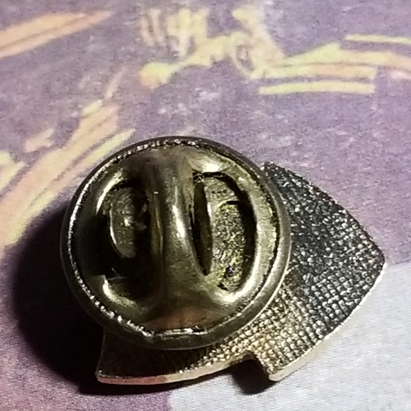 Vintage lapel pin NON SOLUM ARMIS American Ex-Prisoners of War (AXPOW) - Picture 9 of 12